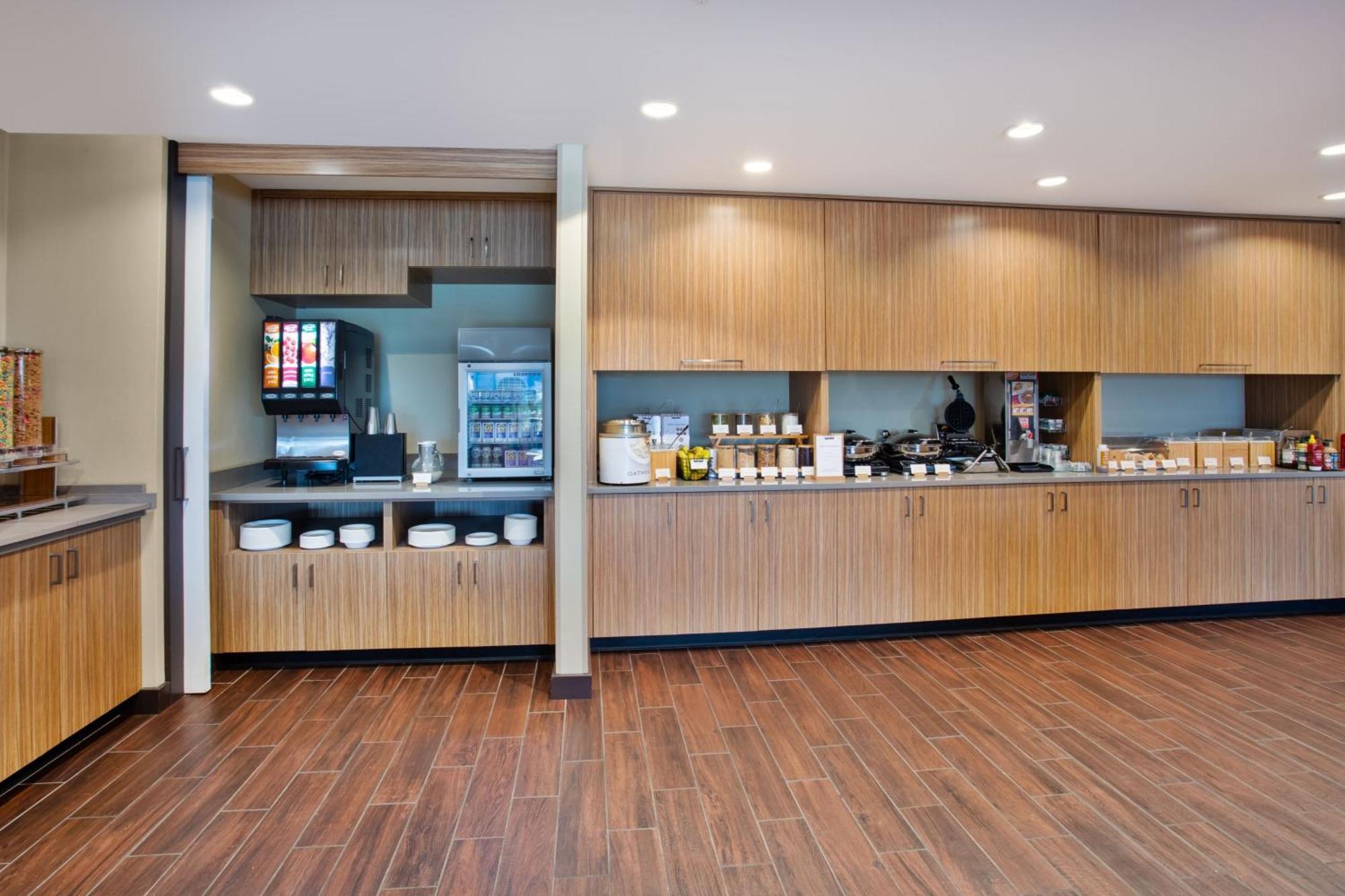 Towneplace Suites By Marriott Detroit Belleville Exterior photo